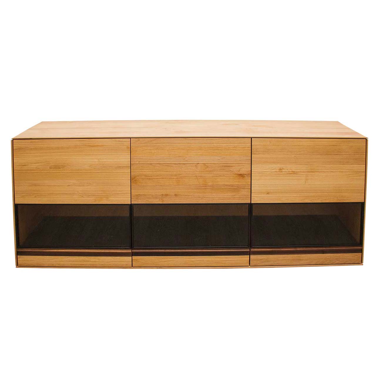 Hängeschrank aus massivem Holz mit drei Türen, unterer Bereich mit Glasfront in dunklem Parsolglas Bronze.