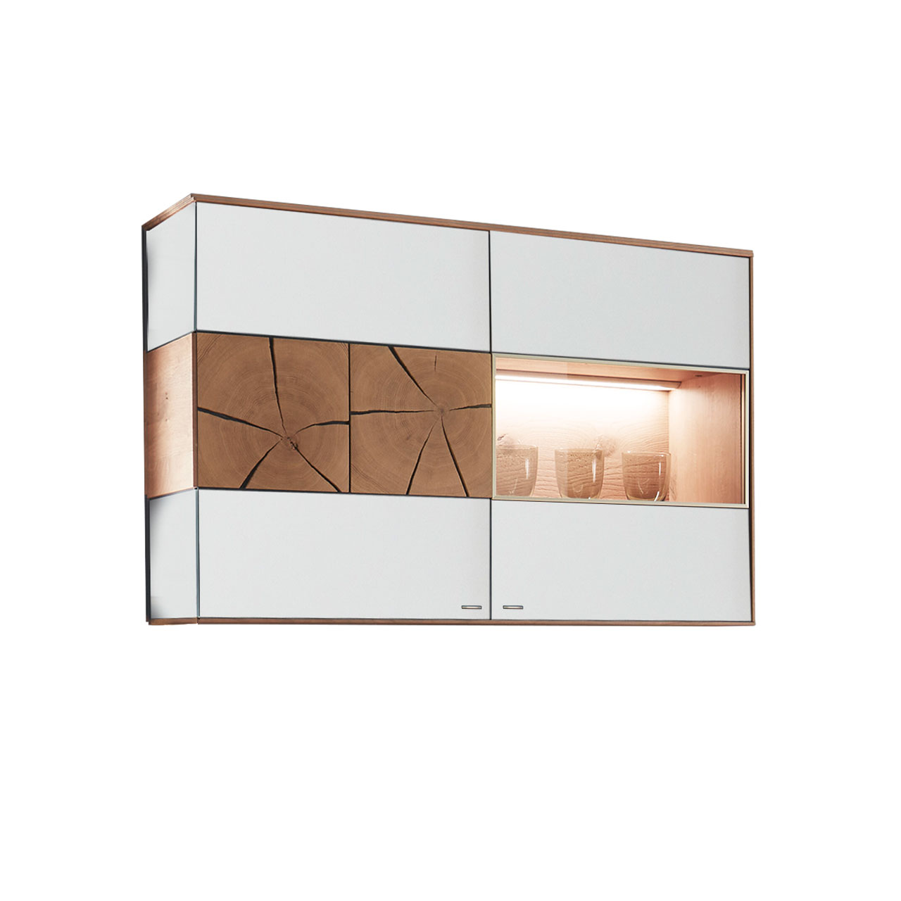 Moderne Hängevitrine aus massiver Kerneiche Umato mit Mattglas weiß Front, mit einer Holztür mit dekorativer Hirnholz Applikation aus zwei rechteckigen Hirnholzscheiben und einer Glastür. 