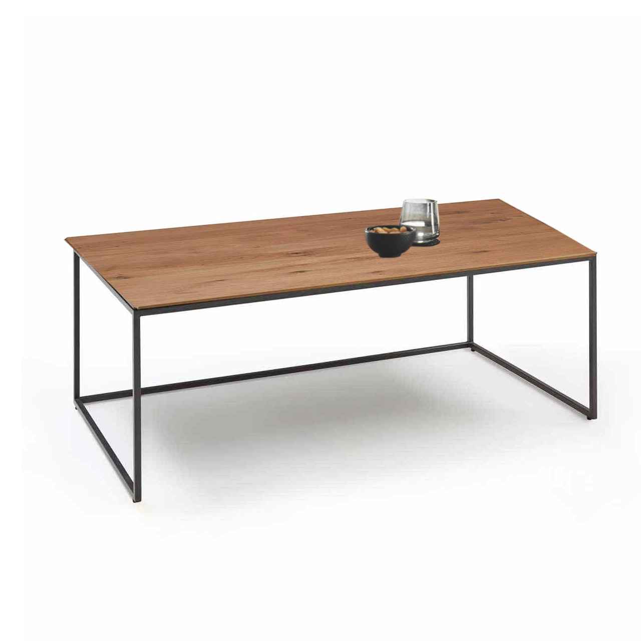 Moderner Couchtisch mit quadratischer Tischplatte aus Kerneiche Umato und filigranem Metallgestell in Anthrazit.
