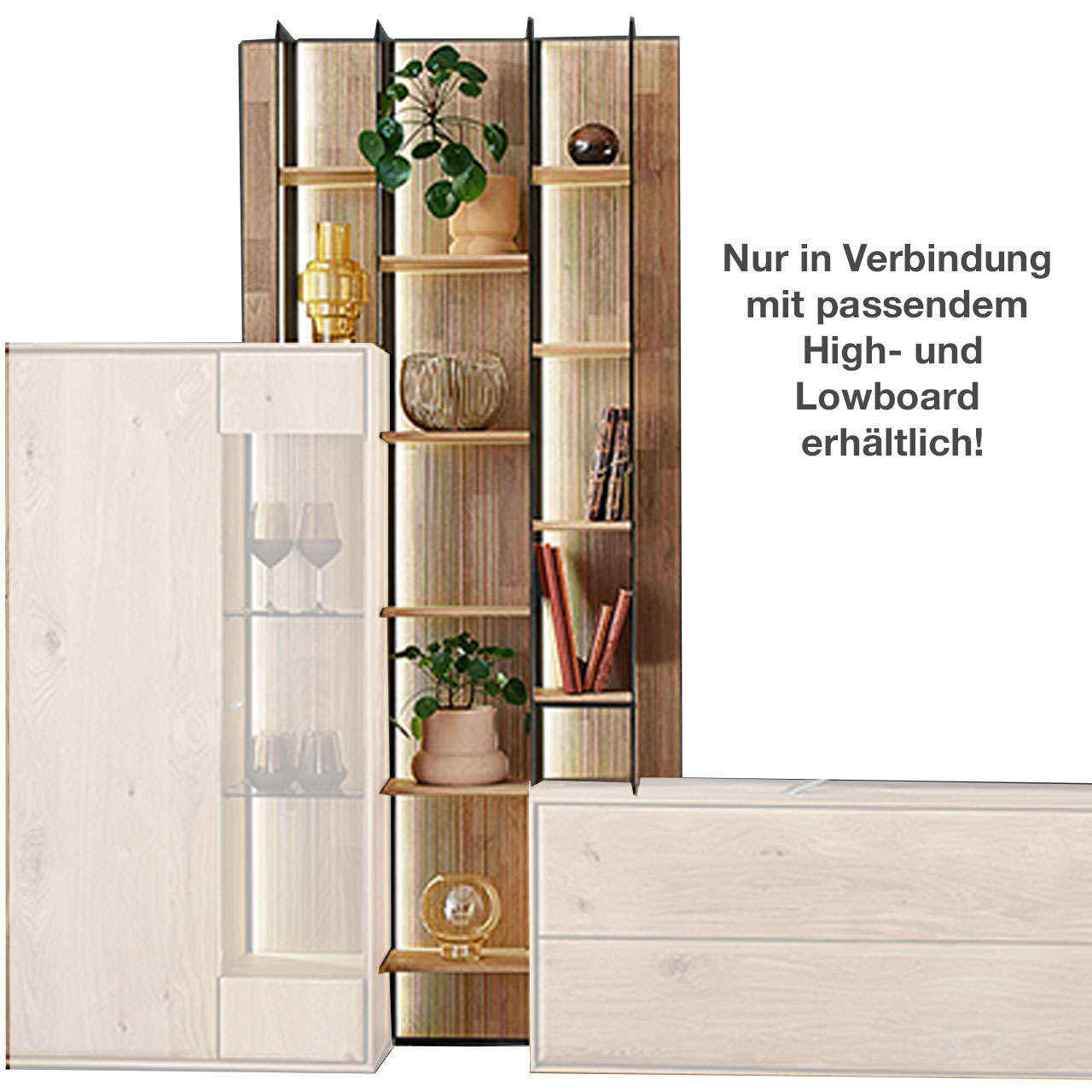 Hohes modernes Wandregal aus massivem Holz mit geschroppter Rückwand, zehn Holzböden und vier beleuchteten Glasseiten aus Parsolbronze - als mittigstehendes Anbauelement für ein passendes VALA High- und Lowboard.