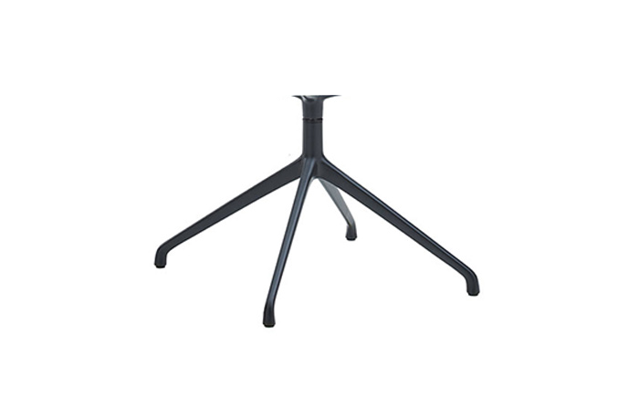 Vier-Fuß Metallgestell in Stativform - Vier nach oben zulaufende Metallfüße in dunklem anthrazit gebündelt in einem schmalen zentral aufgesetzten Metallstandrohr.